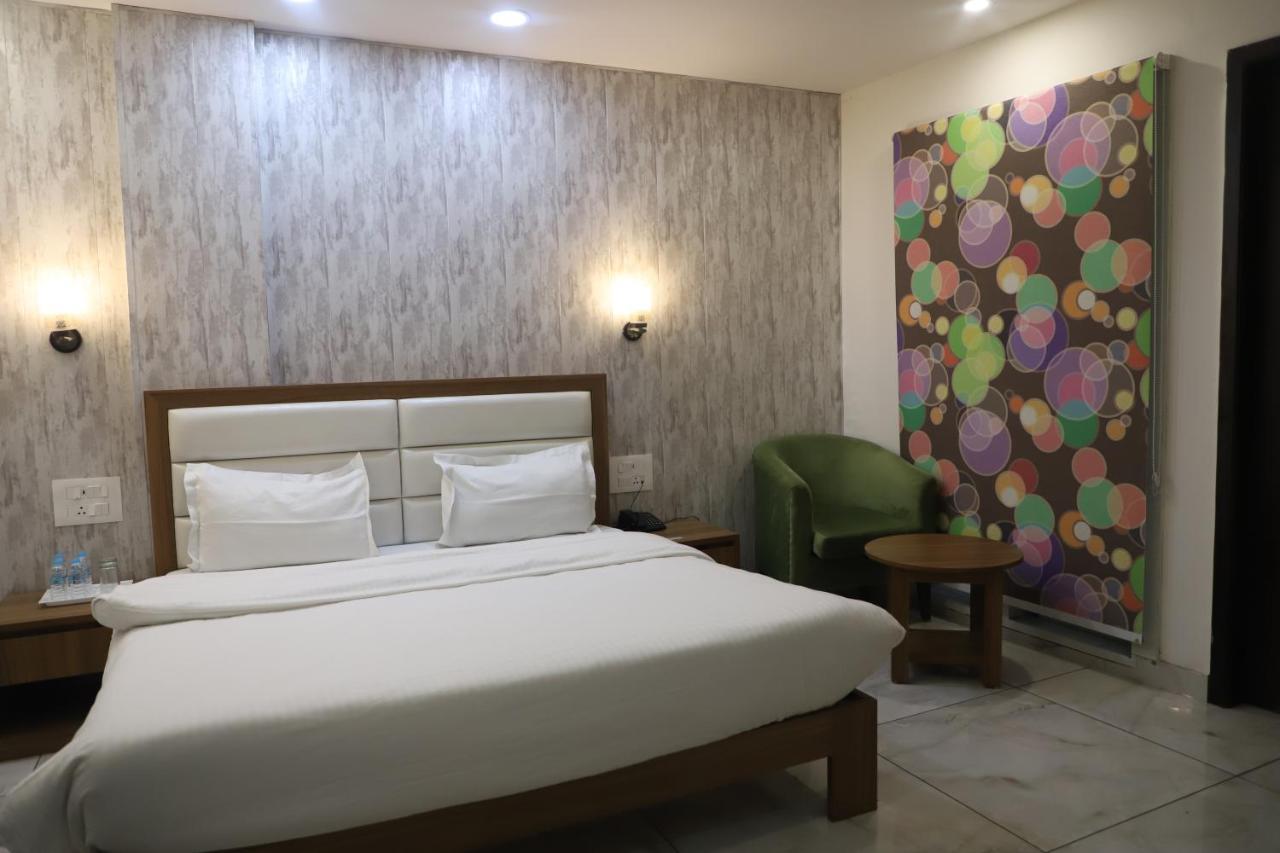 Hotel Northwind, Kharar, Mohali Eksteriør billede