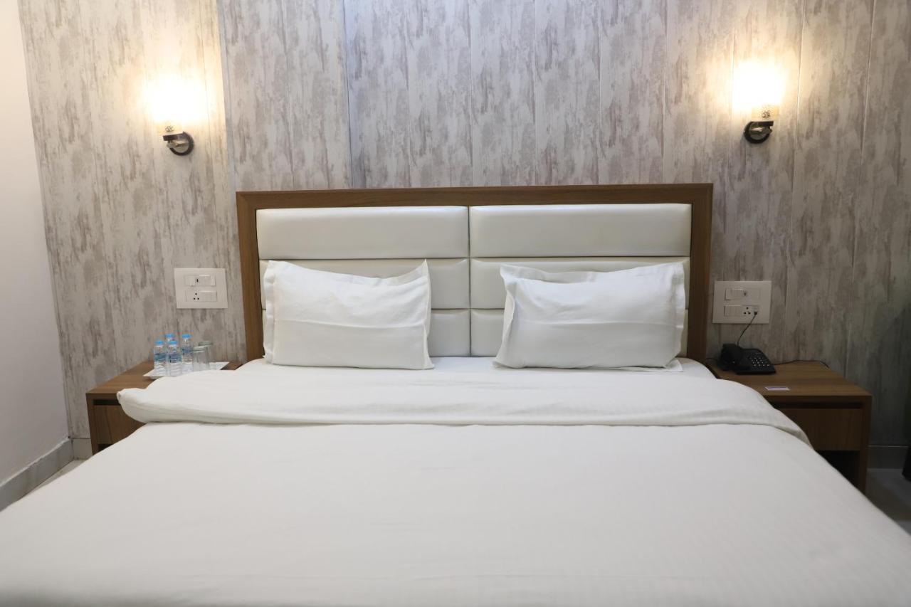 Hotel Northwind, Kharar, Mohali Eksteriør billede
